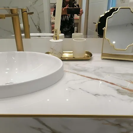 Apartment Gold-2025