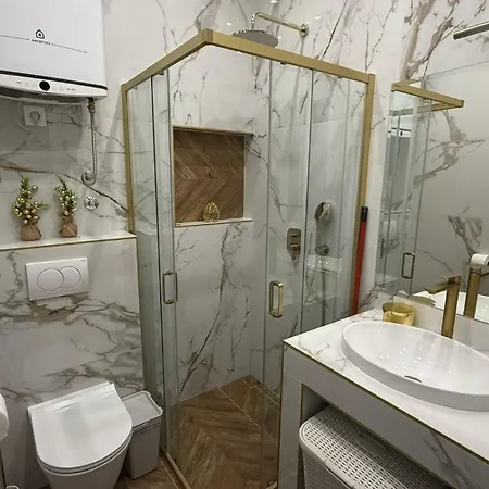 Apartment Gold-2025